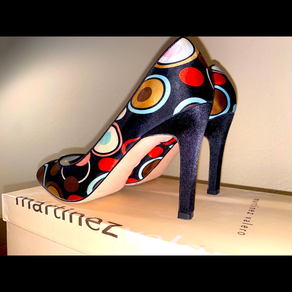 Multi Color heels - Picture 4 of 16